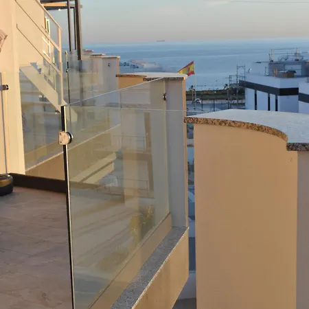 Urban Holidays Apartment *
